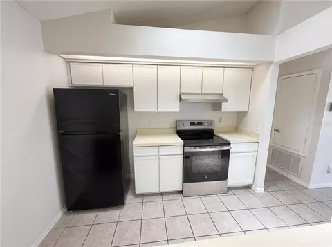 Kitchen - 2000 Plainfield Dr, Orlando, FL 32812 photo 3 of 3