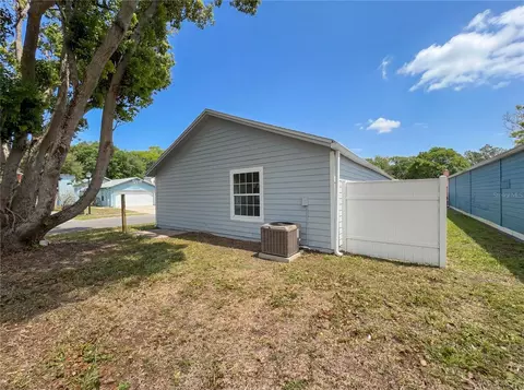 Exterior - 2000 Plainfield Dr, Orlando, FL 32812 photo 2 of 3