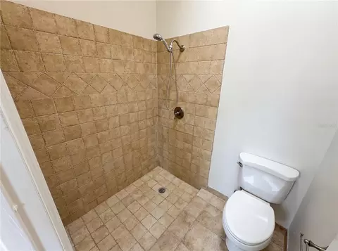 Bath - 2000 Plainfield Dr, Orlando, FL 32812 photo 1 of 3