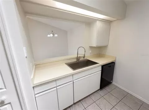 Kitchen - 2000 Plainfield Dr, Orlando, FL 32812 photo 2 of 3
