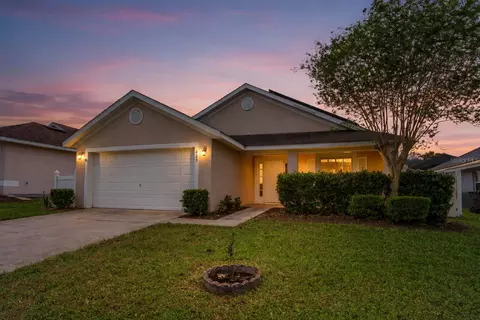 425 Pine Cone Dr, Davenport, FL 33897