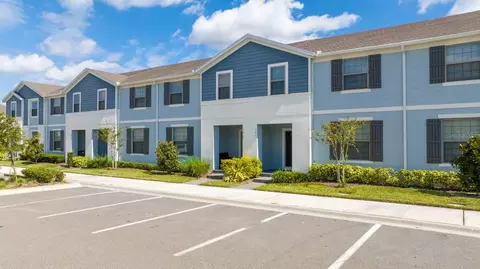 2411 Dubai St, Kissimmee, FL 34747