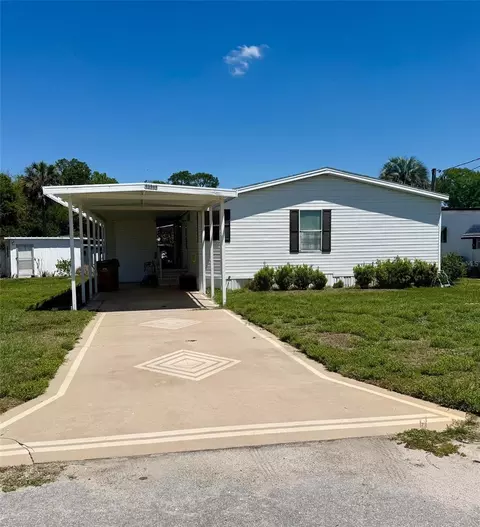 13519 Woodland Dr, Astatula, FL 34705