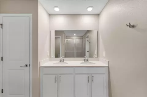 Bath - 2840 Muller Oak Loop, Ocoee, FL 34761 photo 2 of 2