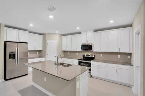 Kitchen - 2840 Muller Oak Loop, Ocoee, FL 34761 photo 1 of 7