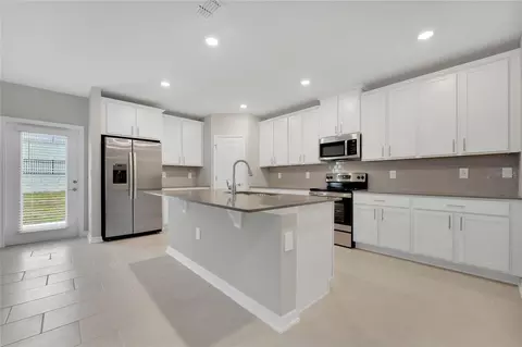Kitchen - 2840 Muller Oak Loop, Ocoee, FL 34761 photo 7 of 7