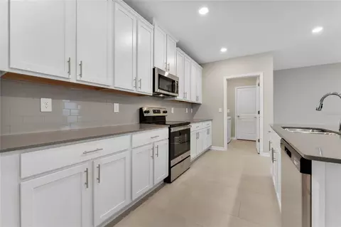 Kitchen - 2840 Muller Oak Loop, Ocoee, FL 34761 photo 5 of 7