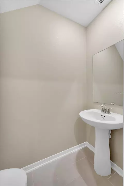 Bath - 2840 Muller Oak Loop, Ocoee, FL 34761 photo 1 of 2