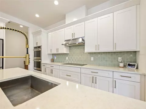Kitchen - 6228 Trailblaze Bnd, Saint Cloud, FL 34771 photo 4 of 7