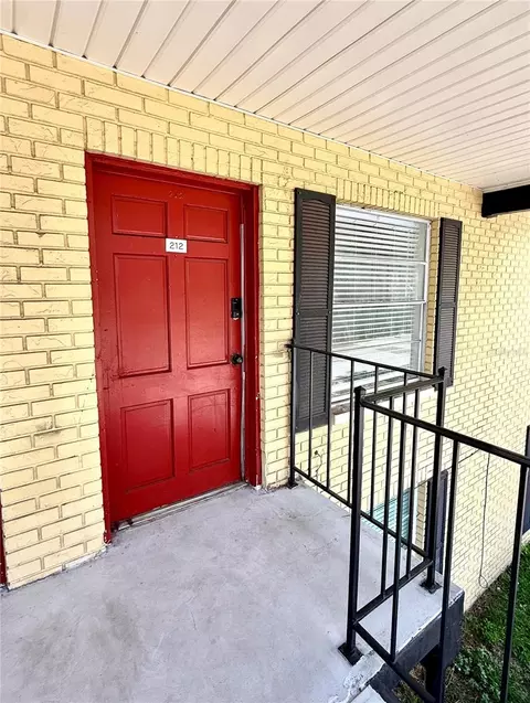 2800 E 113th Ave #B4, Tampa, FL 33612