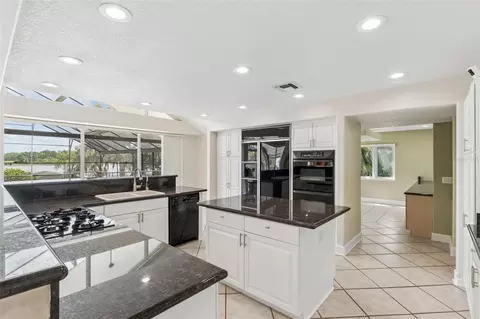 Kitchen - 4301 Down Point Ln, Windermere, FL 34786 photo 2 of 7
