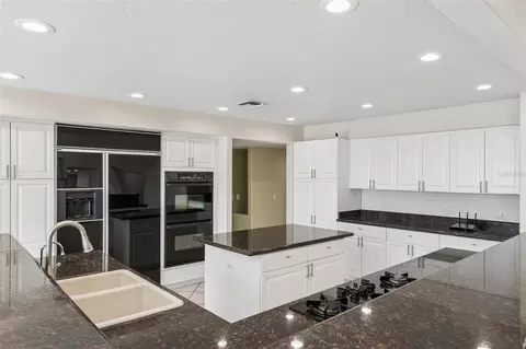 Kitchen - 4301 Down Point Ln, Windermere, FL 34786 photo 5 of 7
