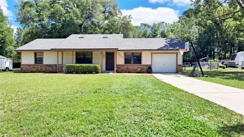 25930 Sackamaxon Dr, Sorrento, FL 32776