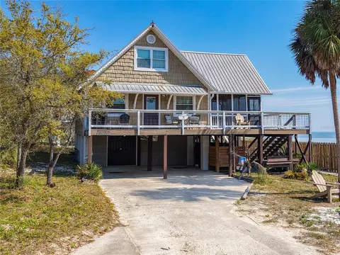 7 Bass St, Panacea, FL 32346