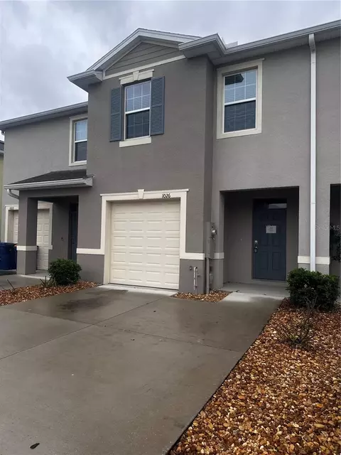 1026 Lido Dr, Howey In The Hills, FL 34737