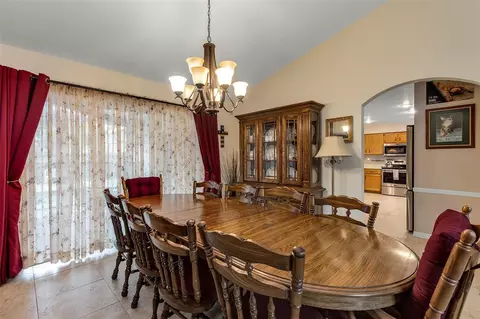 Dining - 406 Sterling Lake Dr, Ocoee, FL 34761 photo 2 of 3