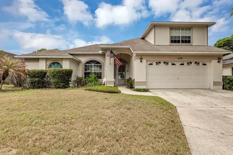 Exterior - 406 Sterling Lake Dr, Ocoee, FL 34761 photo 2 of 9
