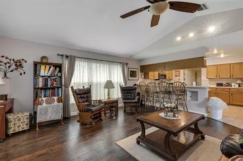 Living - 406 Sterling Lake Dr, Ocoee, FL 34761 photo 3 of 3