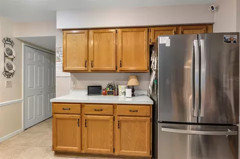Kitchen - 406 Sterling Lake Dr, Ocoee, FL 34761 photo 2 of 4