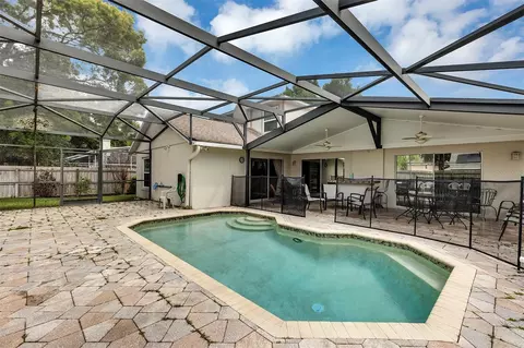 Exterior - 406 Sterling Lake Dr, Ocoee, FL 34761 photo 6 of 9