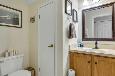 Bath - 406 Sterling Lake Dr, Ocoee, FL 34761 photo 3 of 4