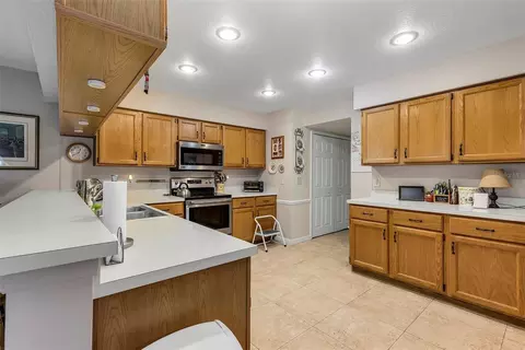 Kitchen - 406 Sterling Lake Dr, Ocoee, FL 34761 photo 1 of 4