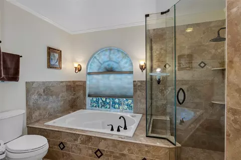 Bath - 406 Sterling Lake Dr, Ocoee, FL 34761 photo 2 of 4