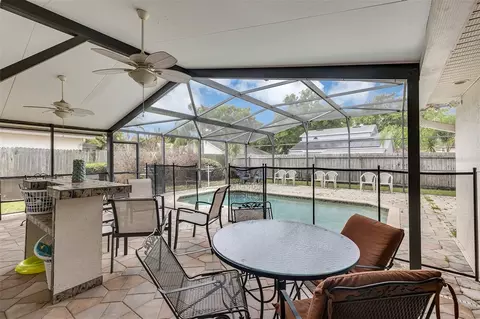 Exterior - 406 Sterling Lake Dr, Ocoee, FL 34761 photo 4 of 9