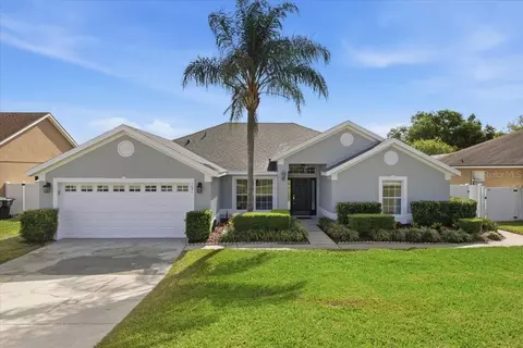 1051 Stationside Dr, Oakland, FL 34787