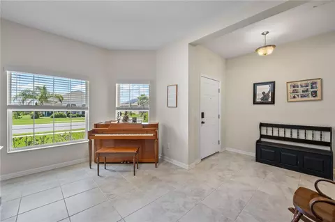 Entry Way - 5414 Manchester Dr, Saint Cloud, FL 34771 photo 5 of 12