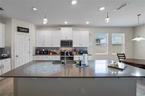 Kitchen - 5414 Manchester Dr, Saint Cloud, FL 34771 photo 5 of 9