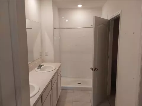Bath - 2842 Common Crane Ct, Harmony, FL 34773 photo 1 of 2