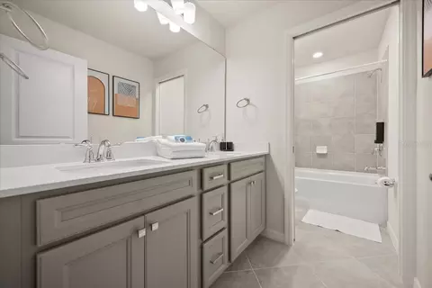 Bath - 15952 Cape Coral Loop, Clermont, FL 34714 photo 2 of 6