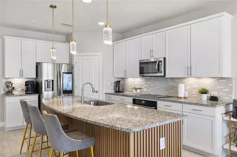 Kitchen - 1623 Regal River Cir, Ocoee, FL 34761 photo 4 of 6