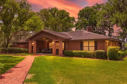 4910 E Lake Dr, Winter Springs, FL 32708