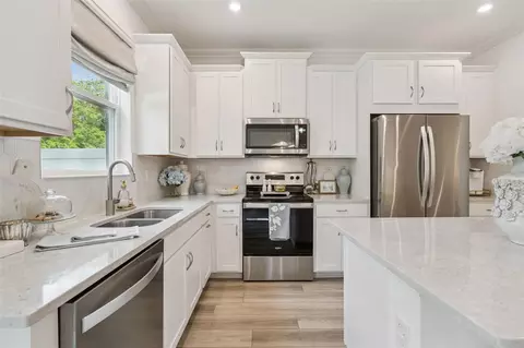 Kitchen - 896 Spring Palms Loop, Orlando, FL 32828 photo 1 of 3