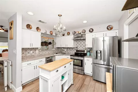 Kitchen - 500 Withers Ct, Ocoee, FL 34761 photo 2 of 3