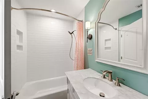 Bath - 500 Withers Ct, Ocoee, FL 34761 photo 4 of 4