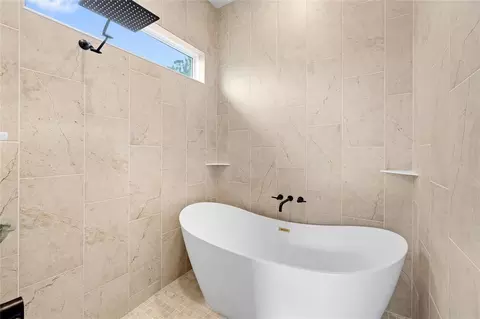Bath - 2034 Mcmichael Rd, Saint Cloud, FL 34771 photo 4 of 9