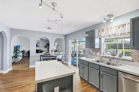 Kitchen - 2150 Sandridge Cir, Eustis, FL 32726 photo 4 of 4