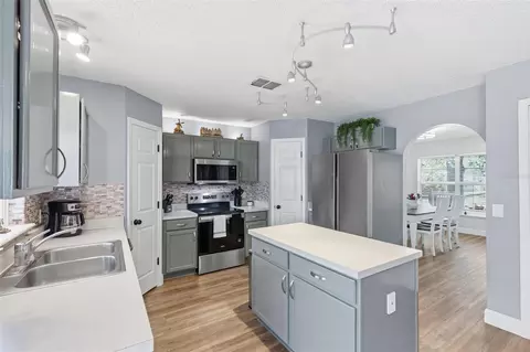 Kitchen - 2150 Sandridge Cir, Eustis, FL 32726 photo 1 of 4