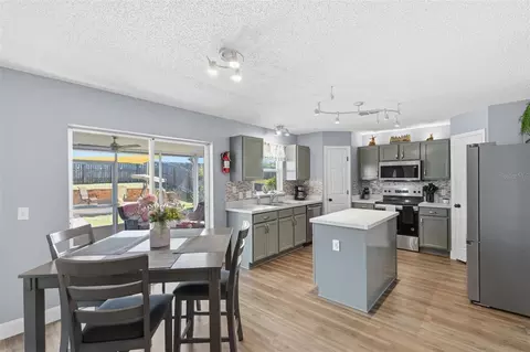 Kitchen - 2150 Sandridge Cir, Eustis, FL 32726 photo 2 of 4