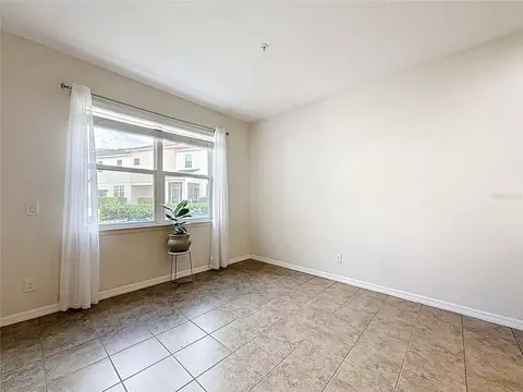 Living - 661 Fortanini Cir, Ocoee, FL 34761 photo 2 of 7