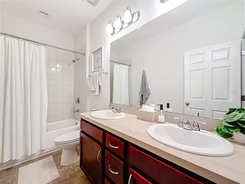 Bath - 661 Fortanini Cir, Ocoee, FL 34761 photo 4 of 8