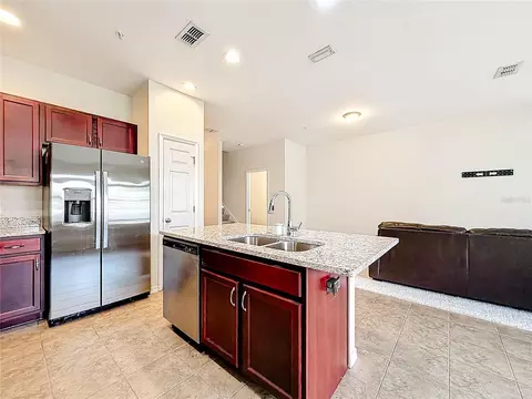Kitchen - 661 Fortanini Cir, Ocoee, FL 34761 photo 4 of 6