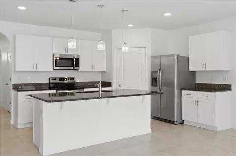 Kitchen - 1823 Bluepoint St, Saint Cloud, FL 34771 photo 4 of 4