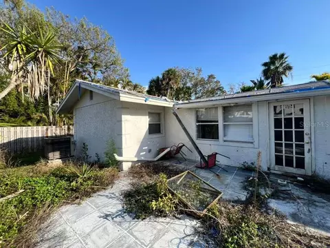 749 Siesta Dr, Sarasota, FL 34242