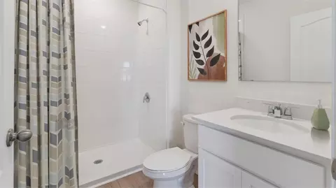 Bath - 2336 Bay St, Ocoee, FL 34761 photo 3 of 3
