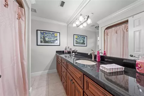 Bath - 2094 Camelot Blvd, Saint Cloud, FL 34772 photo 5 of 6