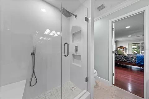 Bath - 2094 Camelot Blvd, Saint Cloud, FL 34772 photo 2 of 6